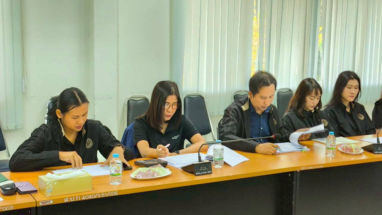 title - วันที่ 21 มกราคม 2569 นายวินัย เมฆดำ ผู้ตรวจราชการกรม ส.ป.ก. นายทินกร เพียภูเขียว ปฏิรูปที่ดินจังหวัดอุบลราชธานี และเจ้าหน้าที่ ส.ป.ก.อุบลราชธานี ร่วมประชุมติดตามแผนงาน ผลการดำเนินงาน ประจำปี พ.ศ.2569